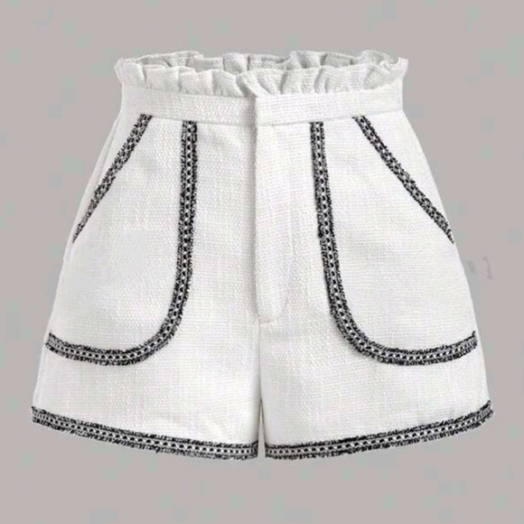 Women's black and white shorts - Picture 4 of 6